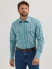 Wrangler Men's Wrinkle Resist Plaid Snap Front Shirt