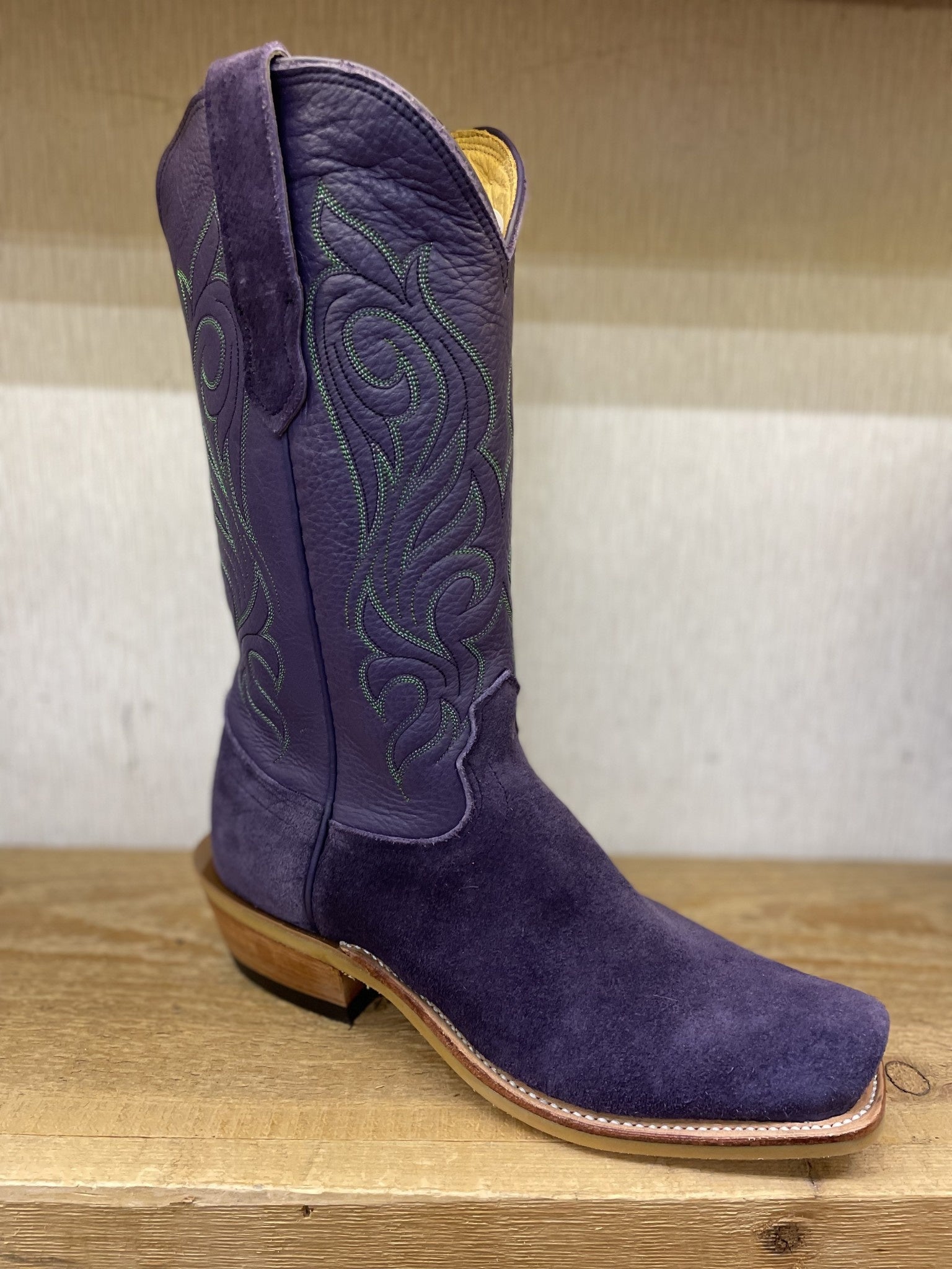 Fenoglio Women's Grape Roughgout Boot