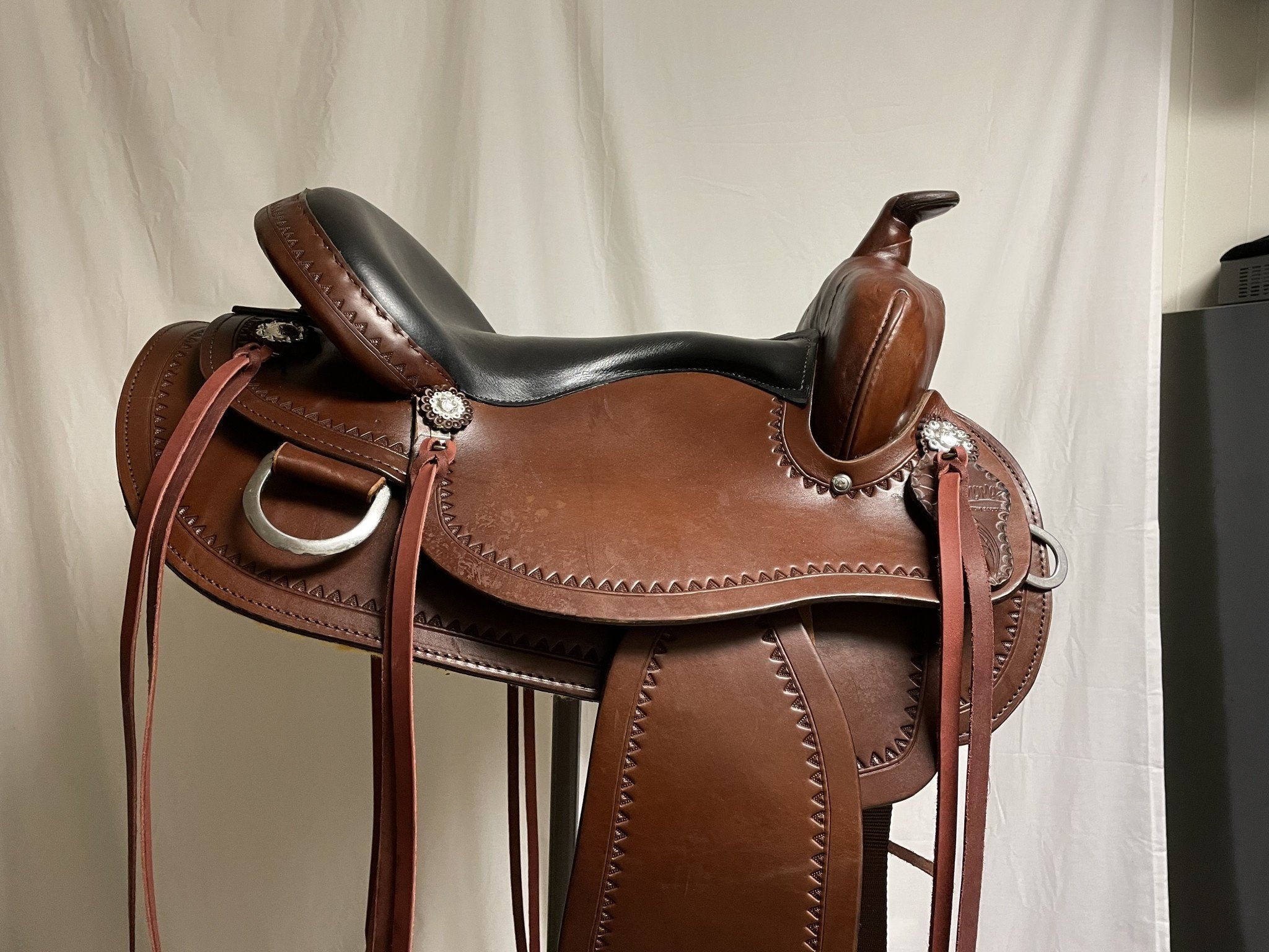 Scott Thomas 16" Larkspur Trail Saddle.