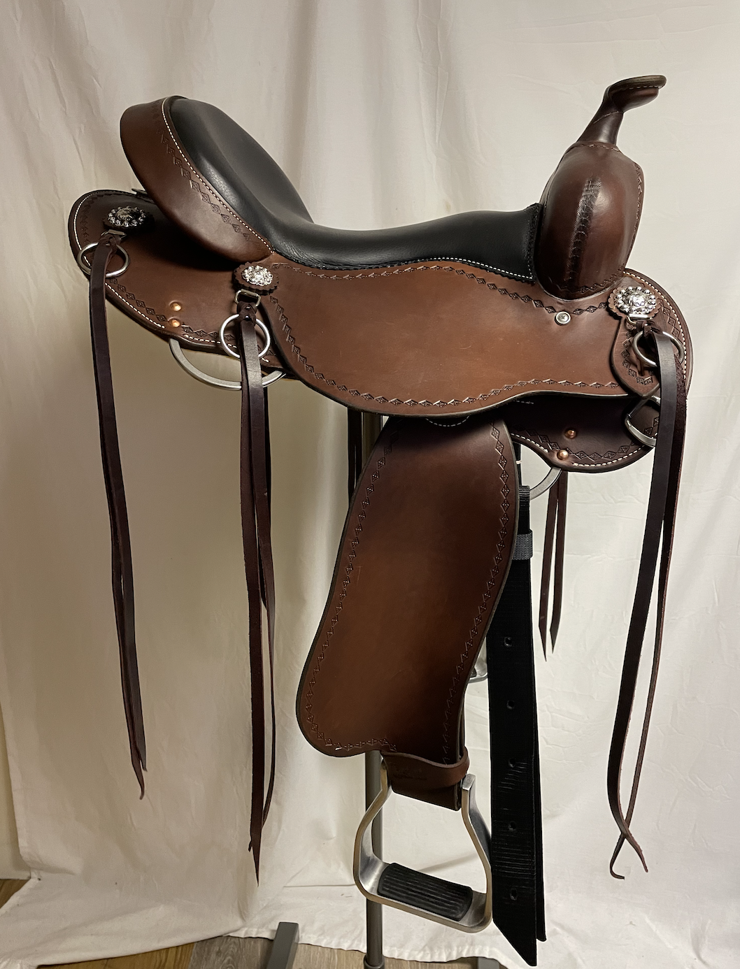 Cashel 16" Diamond Border Trail Saddle.