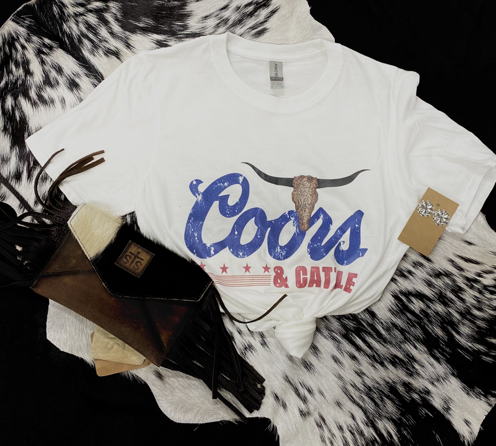 Whiskey & Lace Coors & Cattle Graphic Tee Size Medium