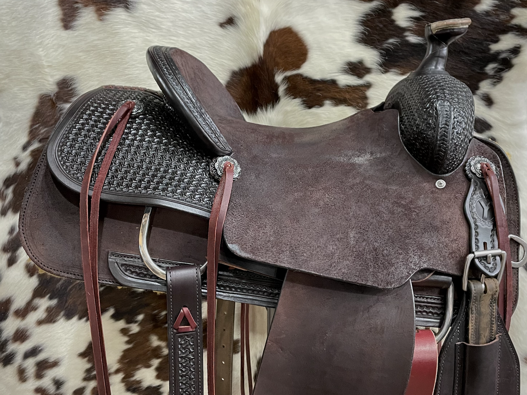 Circle Y 15" Chocolate Hardseat Roper.