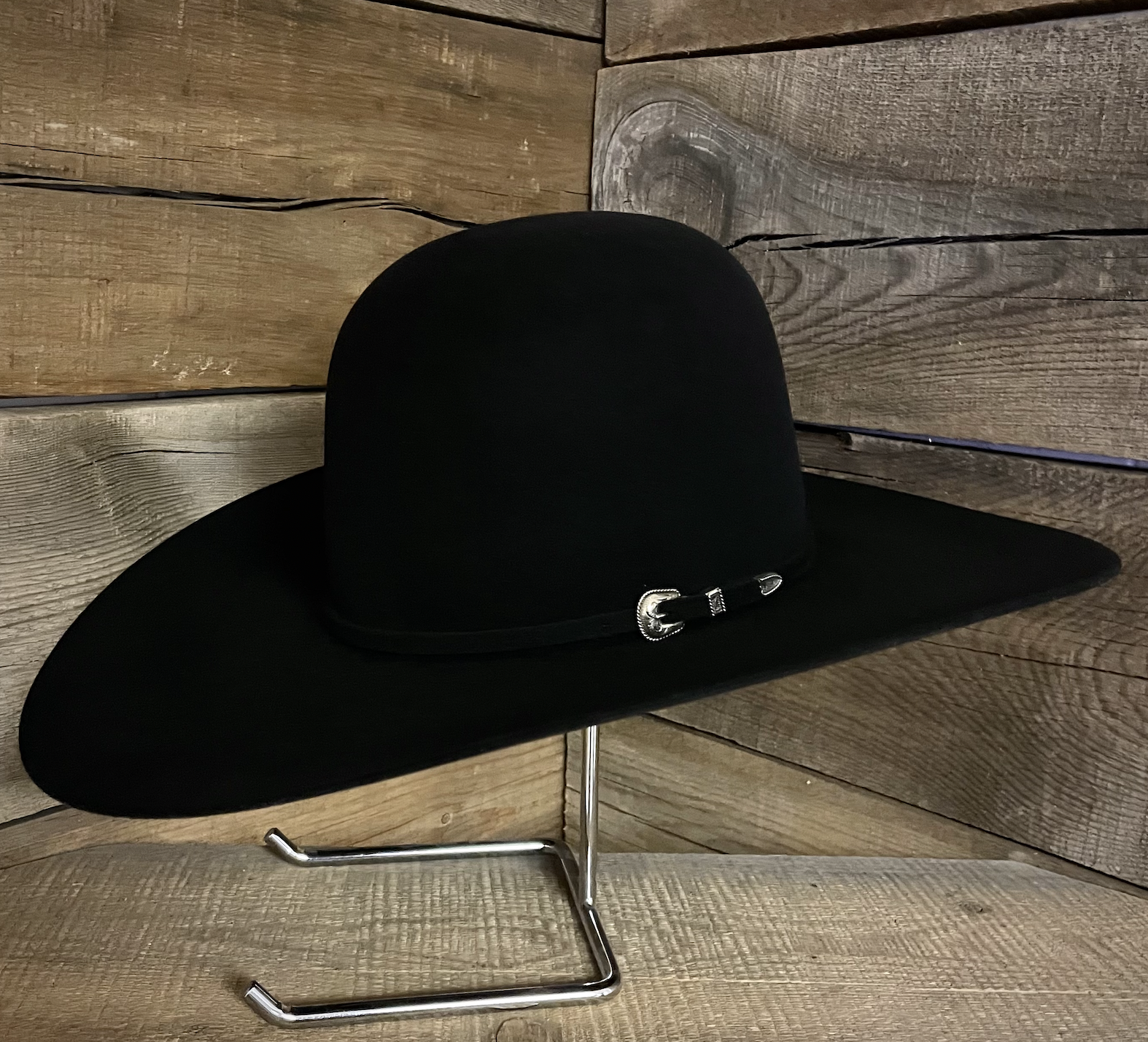 Rodeo King 30X Black Open Crown Felt Hat.