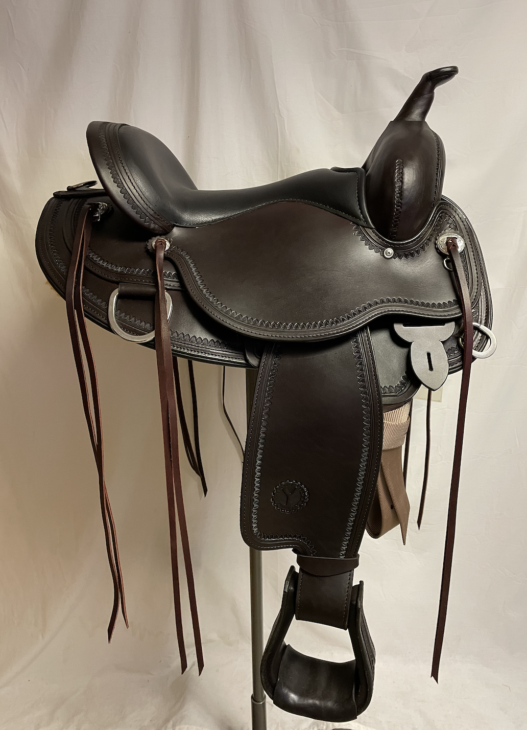 Circle Y 16" Omaha Trail Saddle.