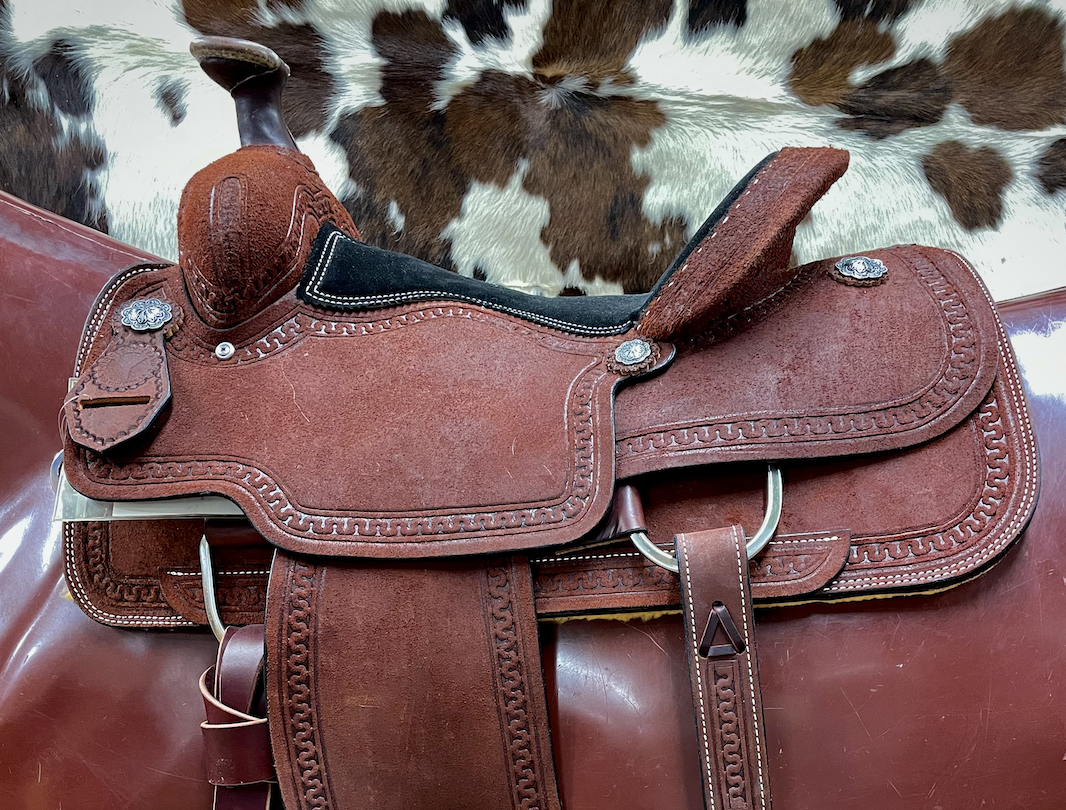 Circle Y 14.5" Guthrie Team Roping Saddle.