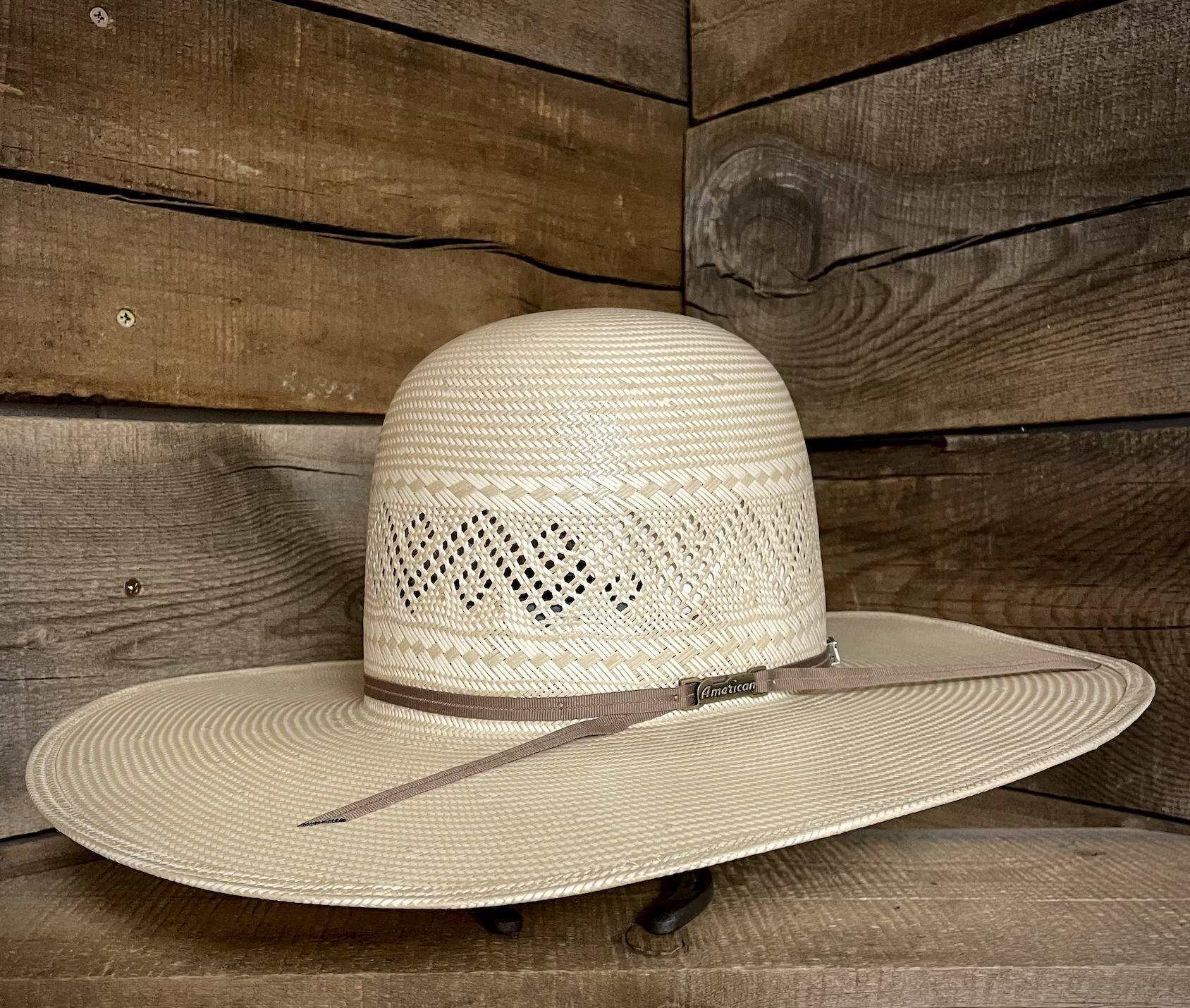 American 6600 4 1/2" Straw Hat.