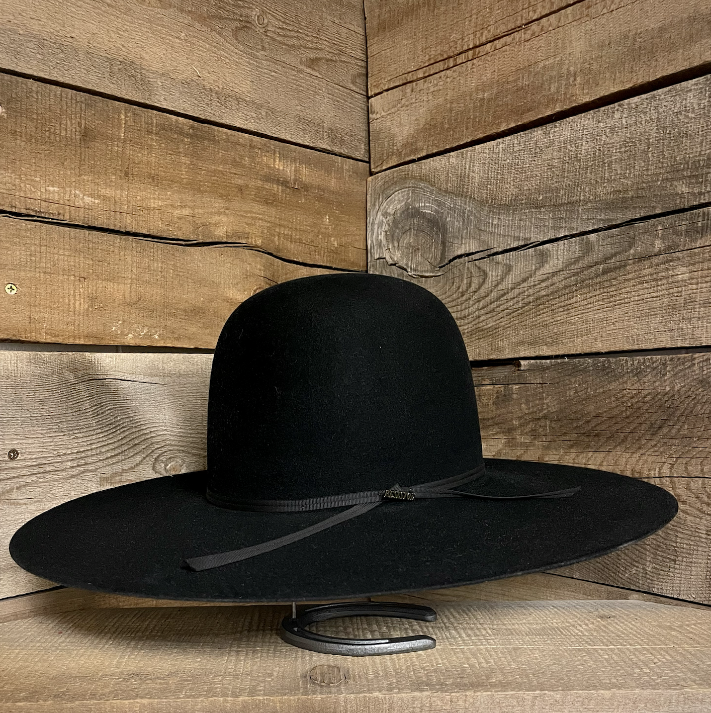 Resistol Chute 5 7X Black 5" Felt Hat.